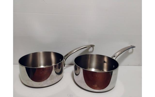 2 Tramontina 8in Pots