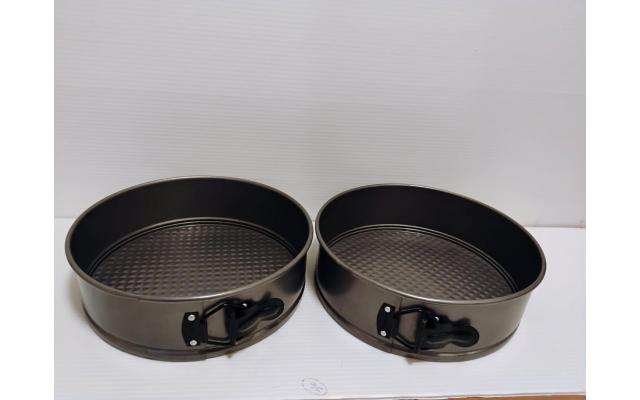 2 9in Wilton Cake Pans