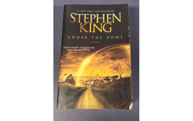 Stephen King Under The Dome Paper Back Book